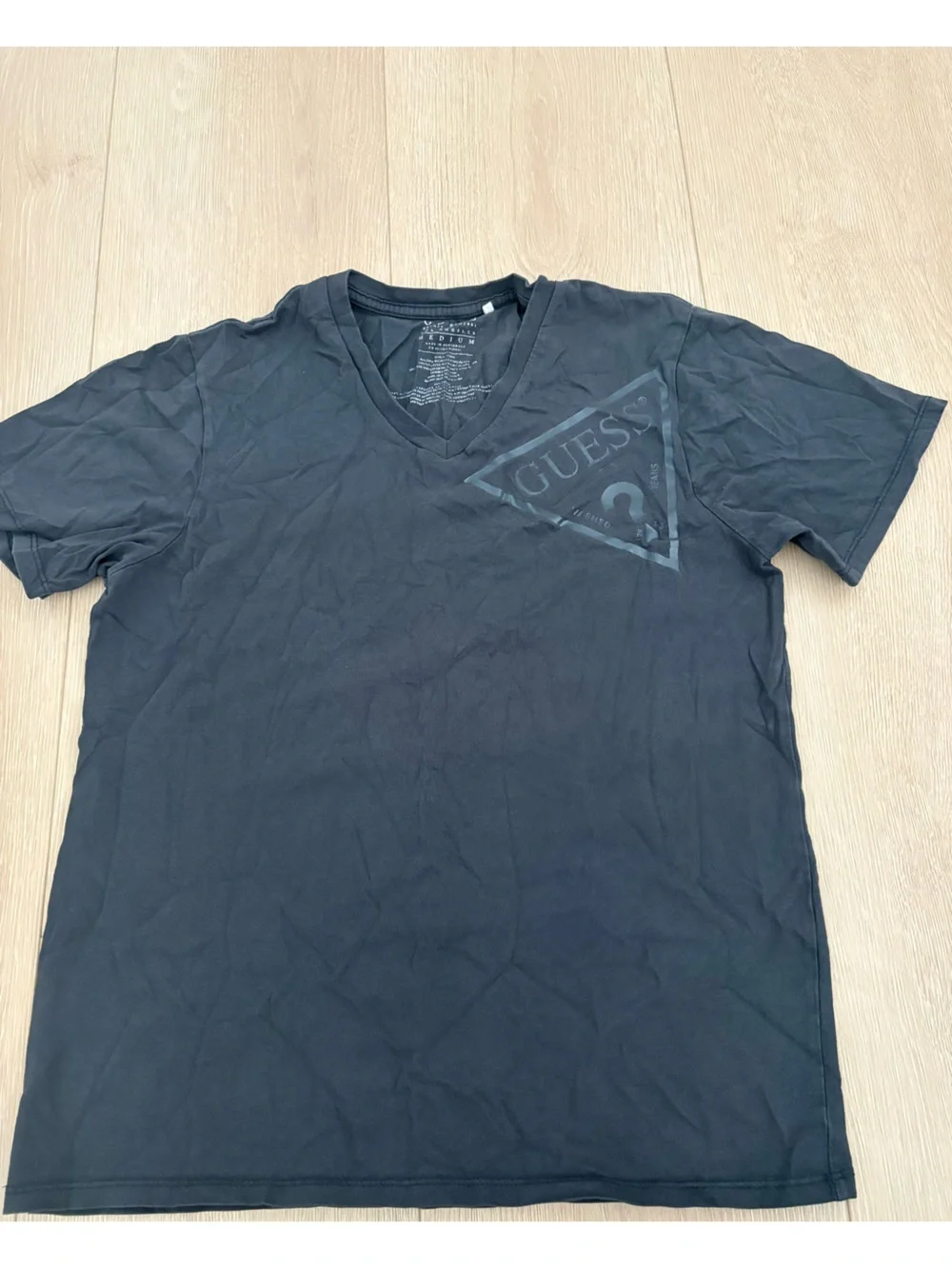 GUESS Men's Black V-Neck Logo Tee - Picture 1 of 3